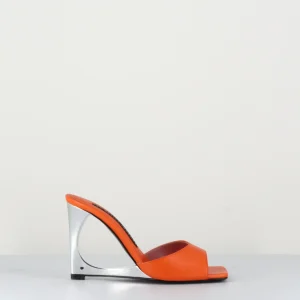 Mules en cuir orange & son talon en demi-lune miroir - LOLA MULE MANDARIN