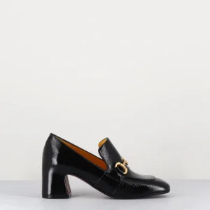 Mocassins à talon 70s en cuir vinyle noir - H759 NAPLAK