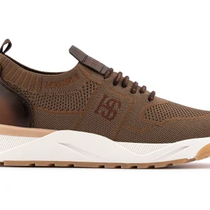 Les baskets glissent sur le tissu