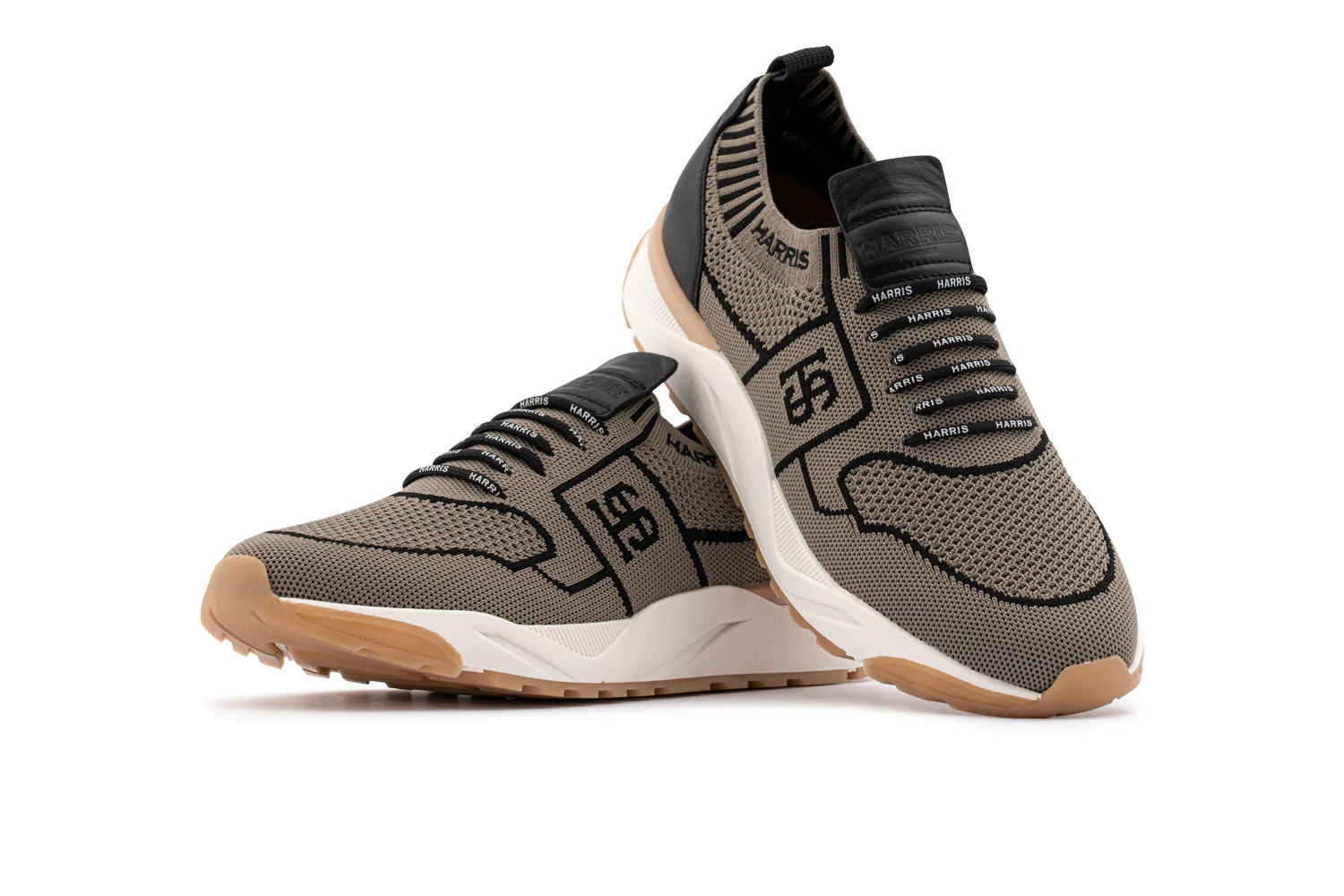 Les baskets glissent sur le tissu – Image 3