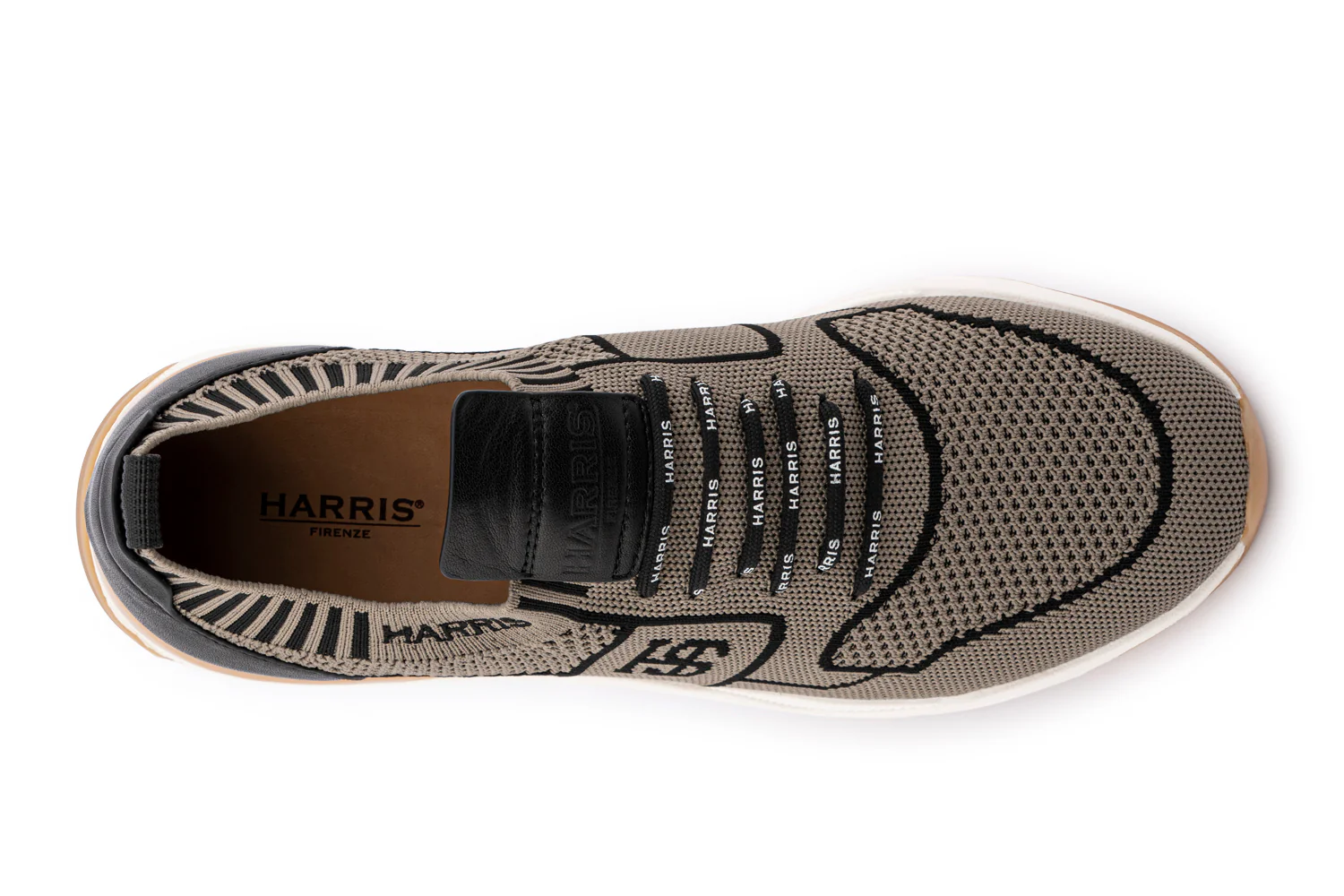 Les baskets glissent sur le tissu – Image 4