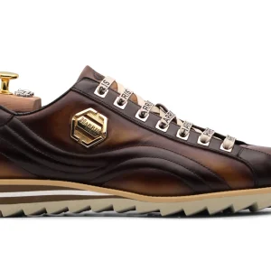 Sneaker en cuir peint à la main