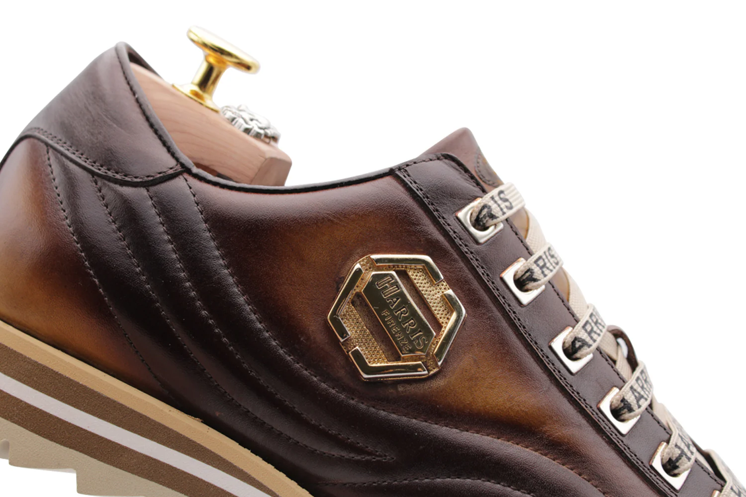 Sneaker en cuir peint à la main – Image 2