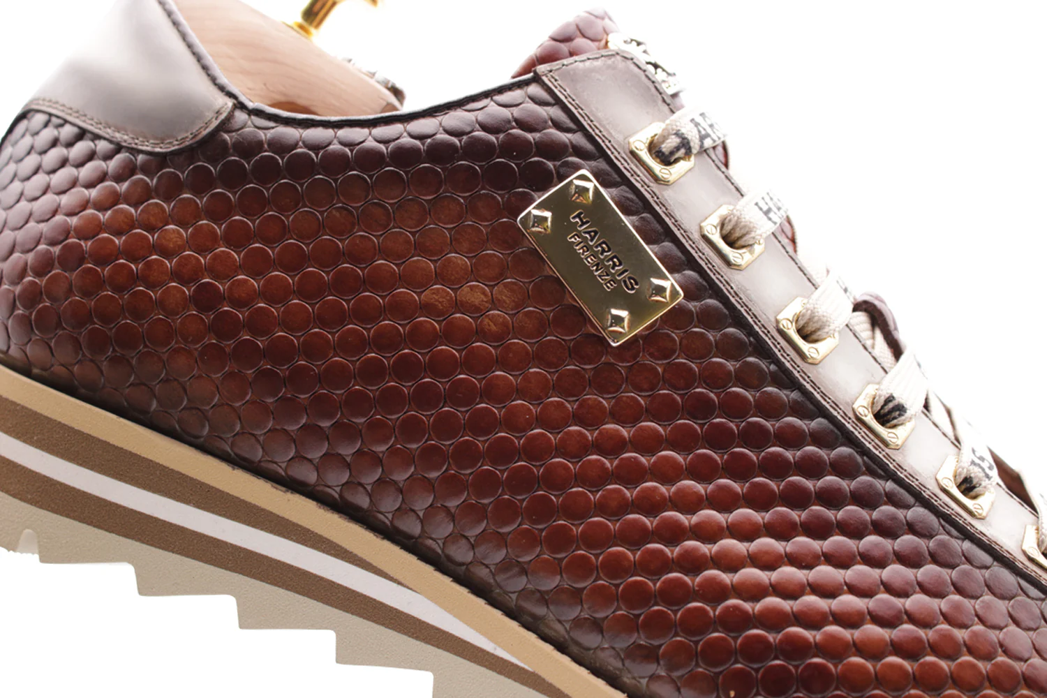 Baskets en cuir imprimé peintes à la main – Image 2