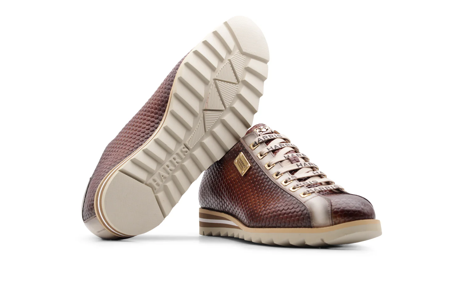 Baskets en cuir imprimé peintes à la main – Image 4