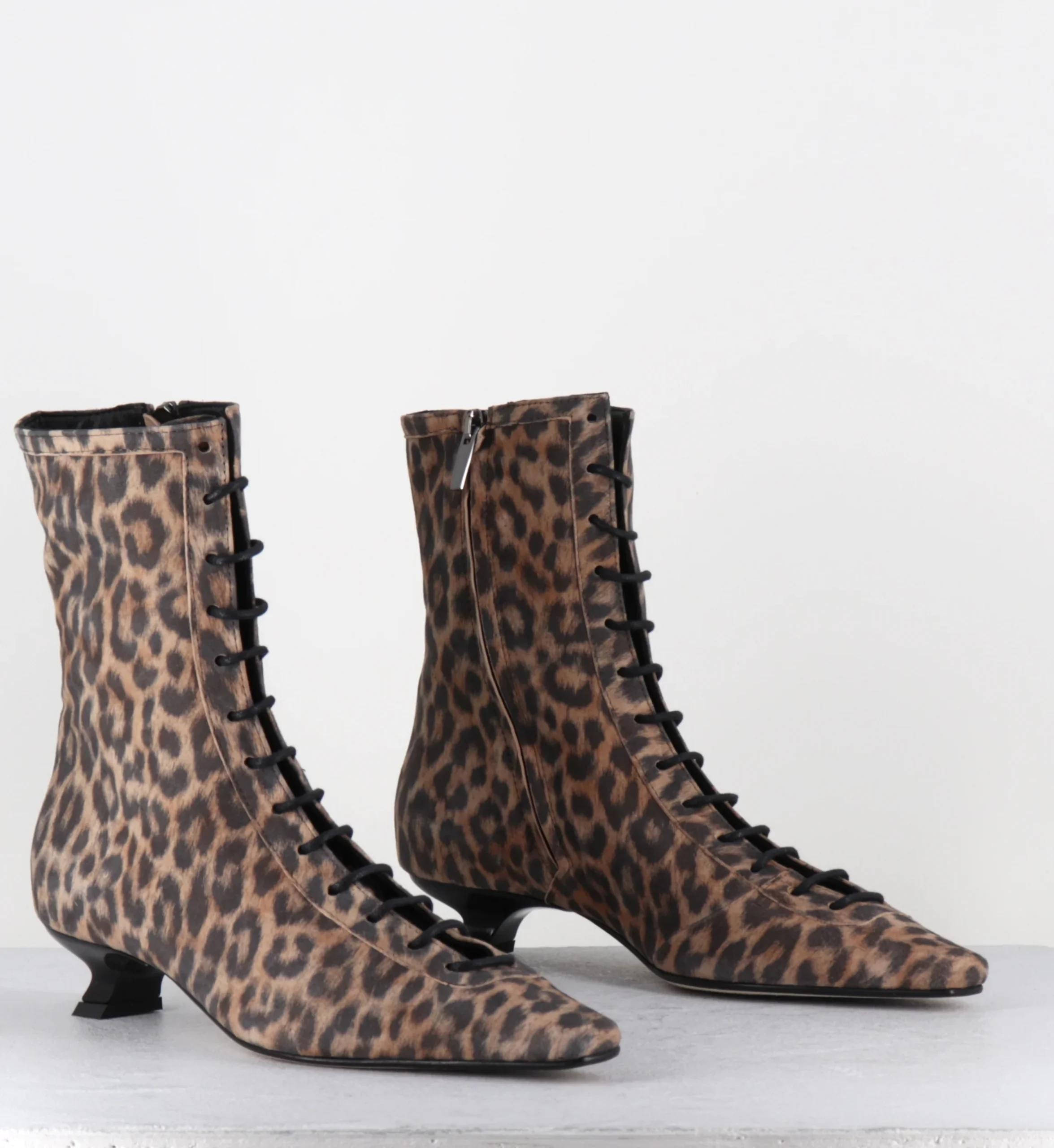 Boots à lacets petit talon imprimé léopard - CORSO KAMELOS MACULATO – Image 3