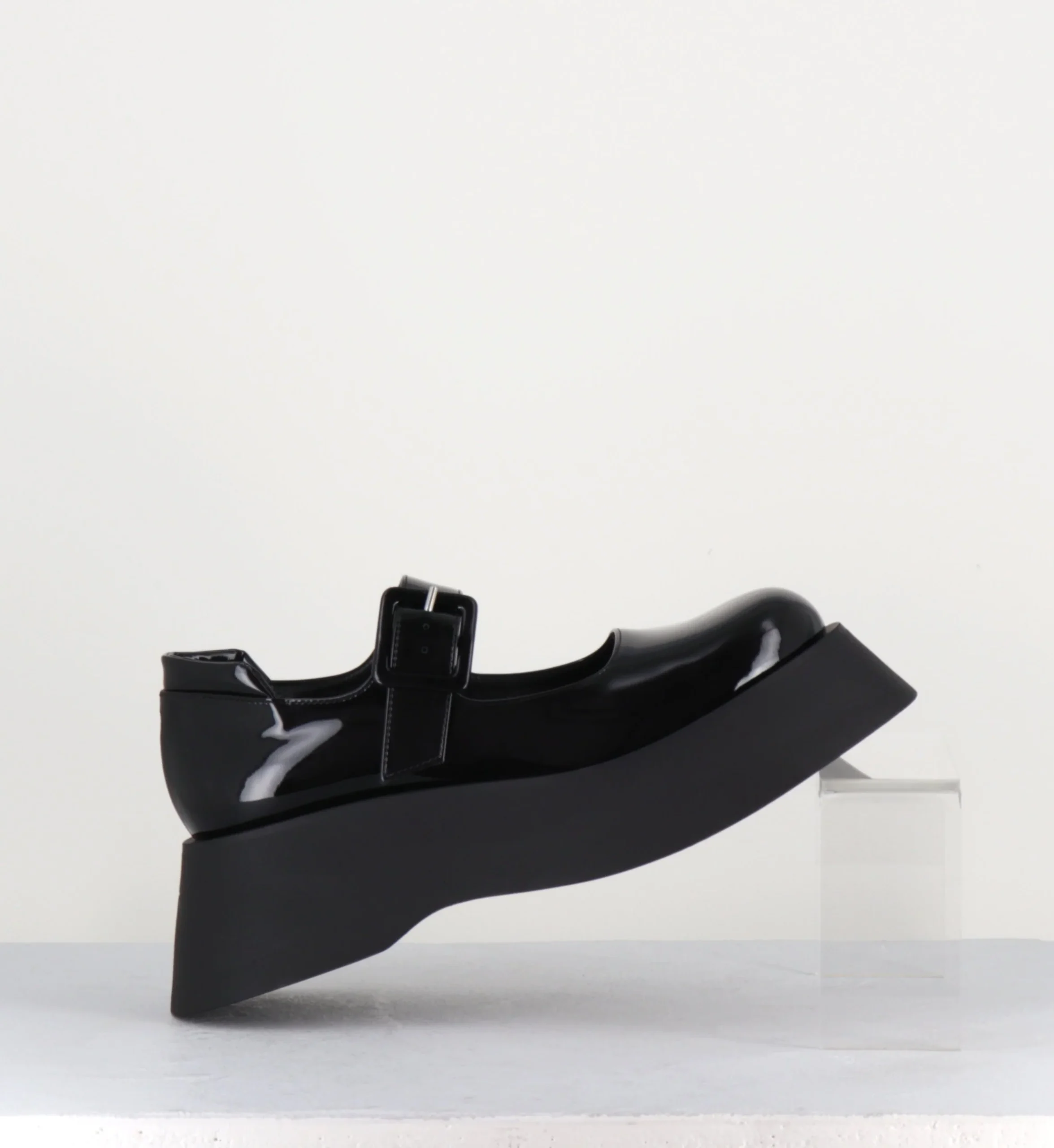 90s babies à plateforme en cuir vernis noir - CORA VERNICE NERO – Image 6