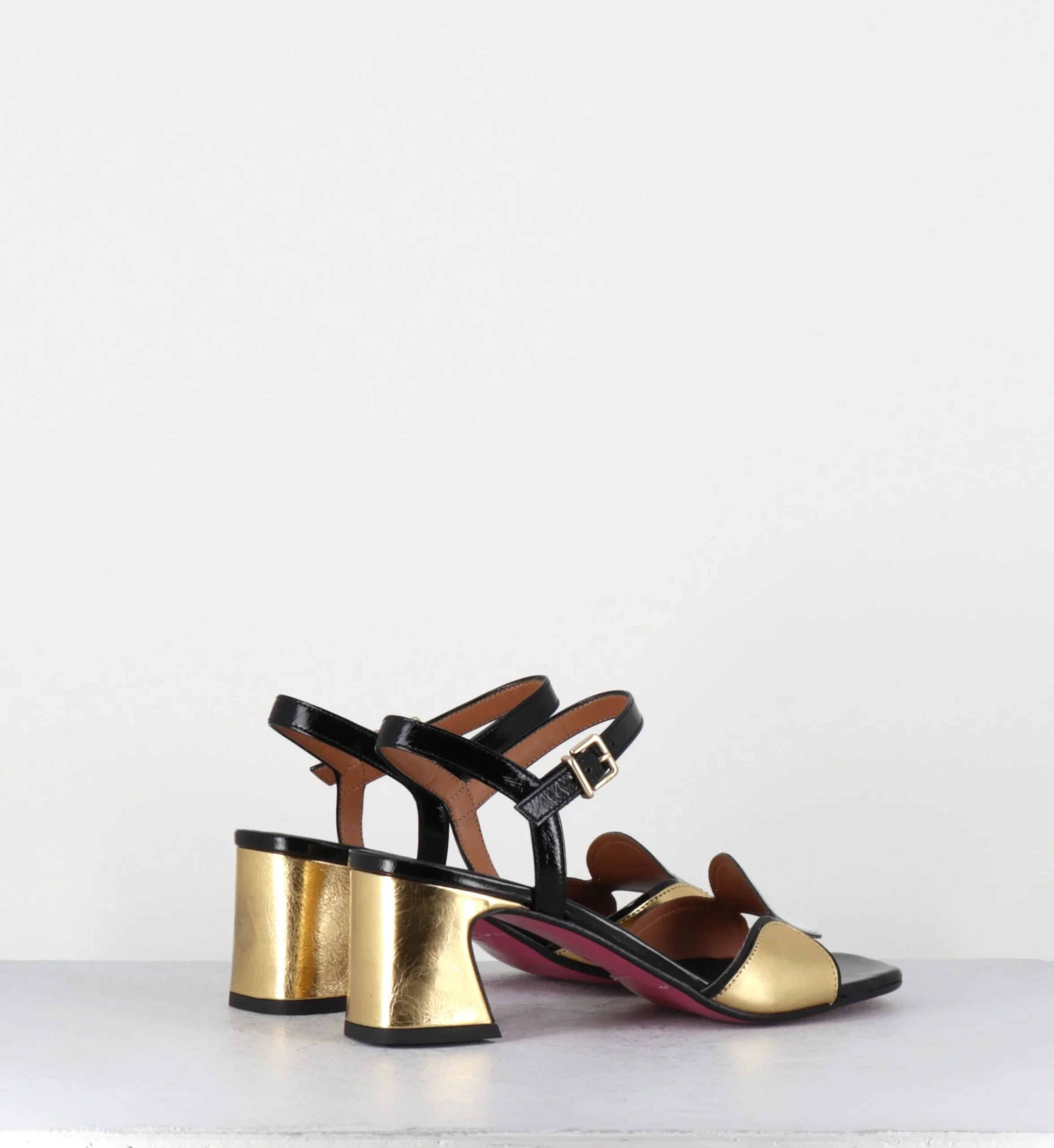 Sandales 60s en cuir doré noir blanc - CARTOU LUX NERO – Image 5