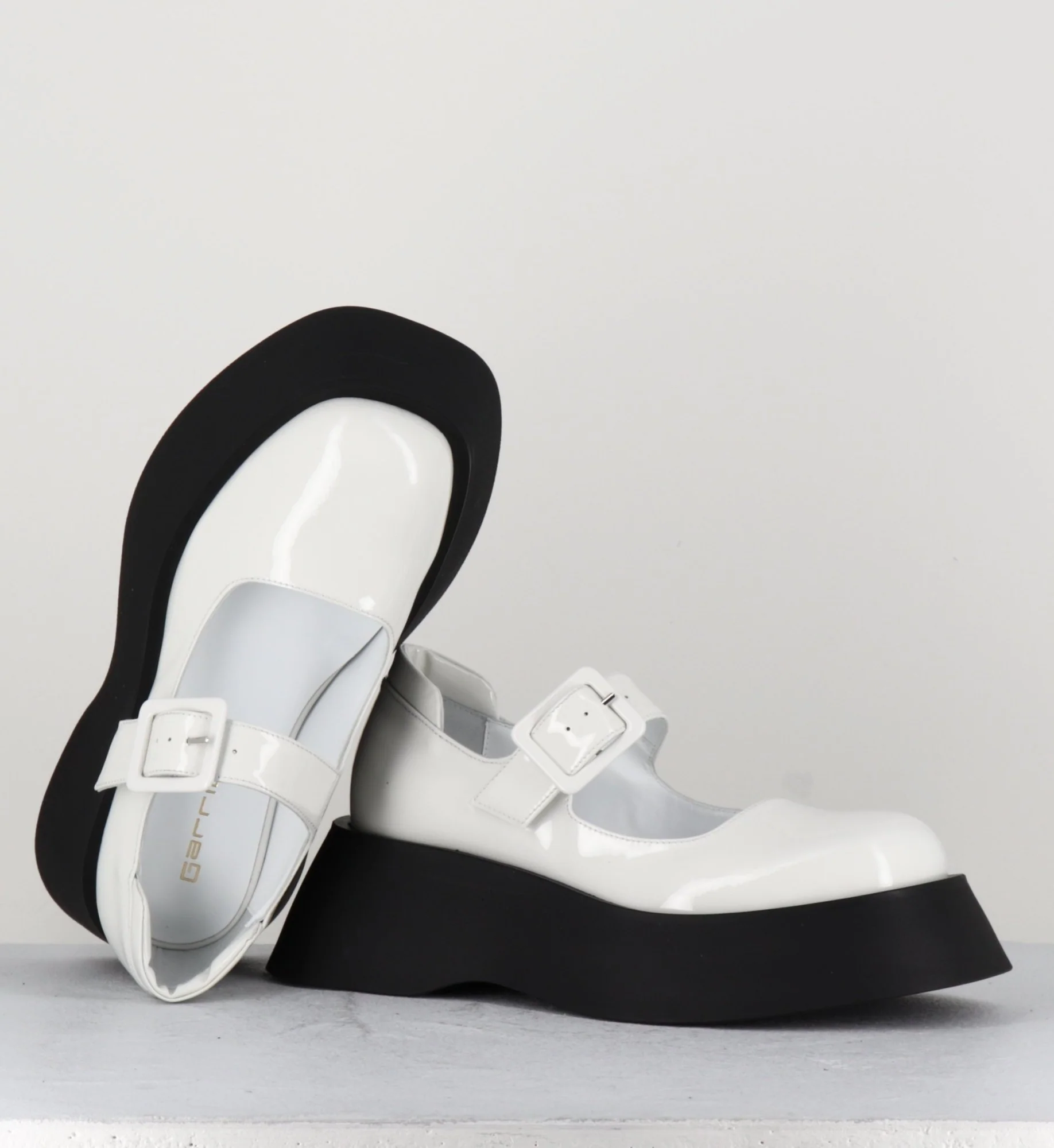 90s babies à plateforme en cuir vernis blanc - CORA VERNICE BIANCO – Image 9