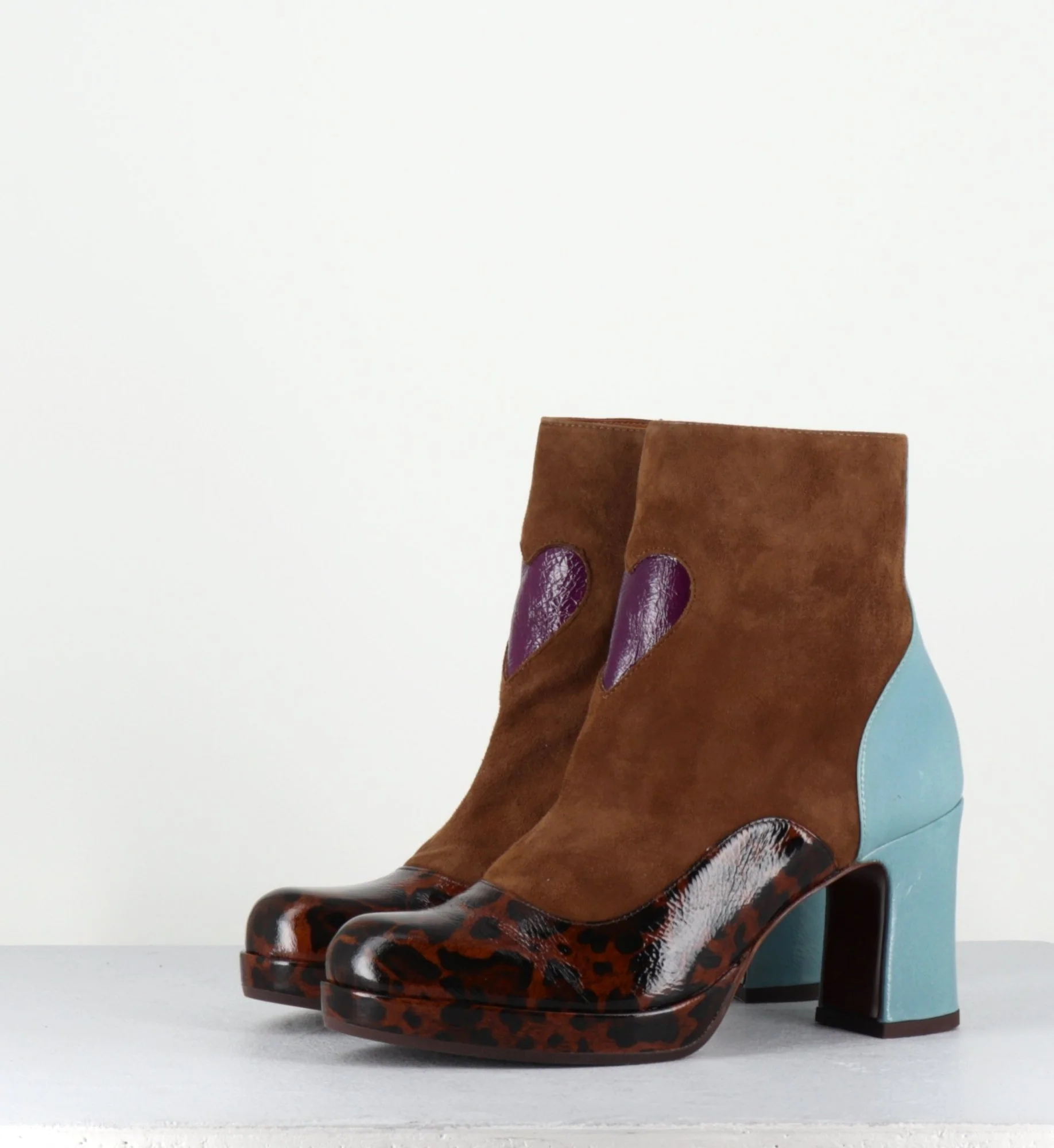 Boots à talon en daim camel & coeur violet - DANLOV FIAT CASTANO – Image 8