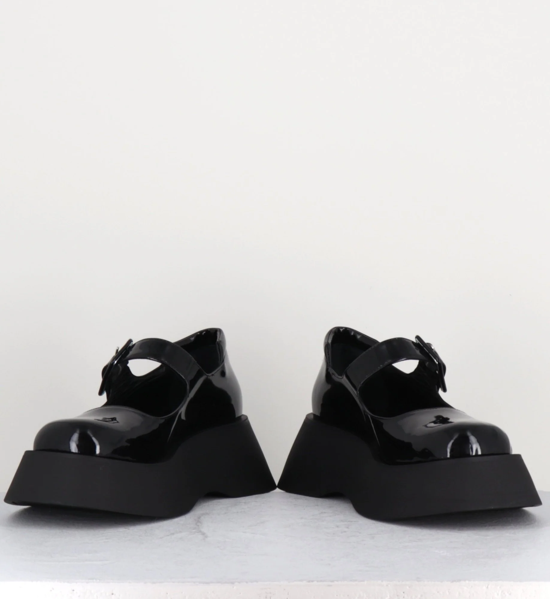 90s babies à plateforme en cuir vernis noir - CORA VERNICE NERO – Image 9