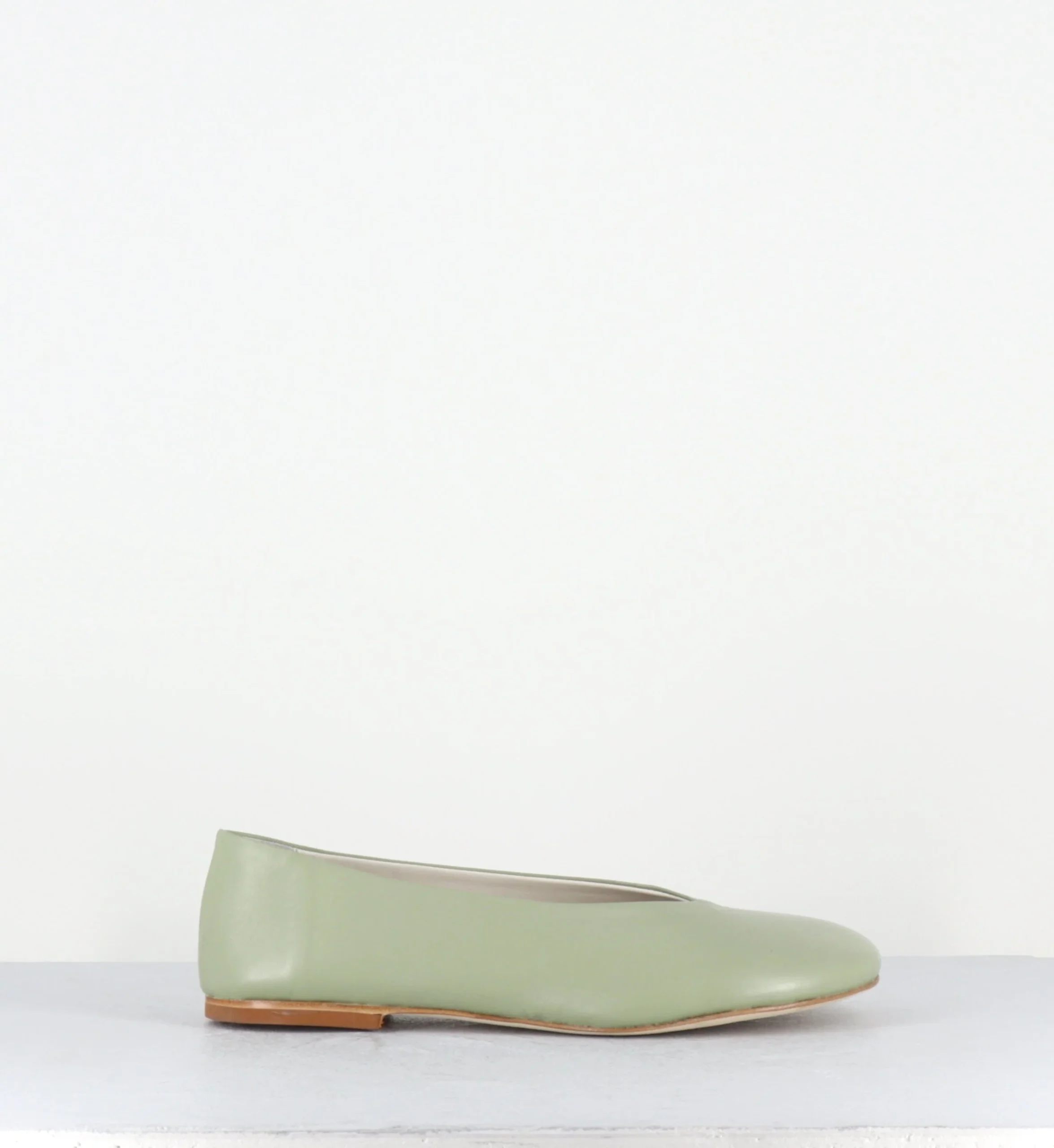 Ballerines rondes en cuir vert clair - NESSO BUFFY ASPARAGO – Image 2
