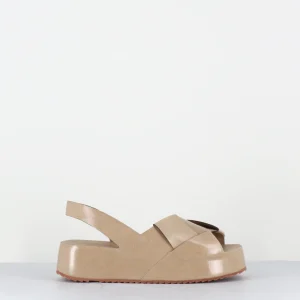 Sandales sabot en cuir vernis beige à plateforme légère  - 11928 VERO GRANO