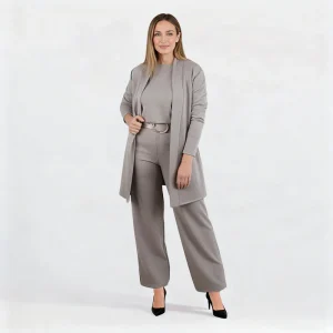 Elena – Ensemble élégant femme 3 pièces (veste, haut et pantalon)