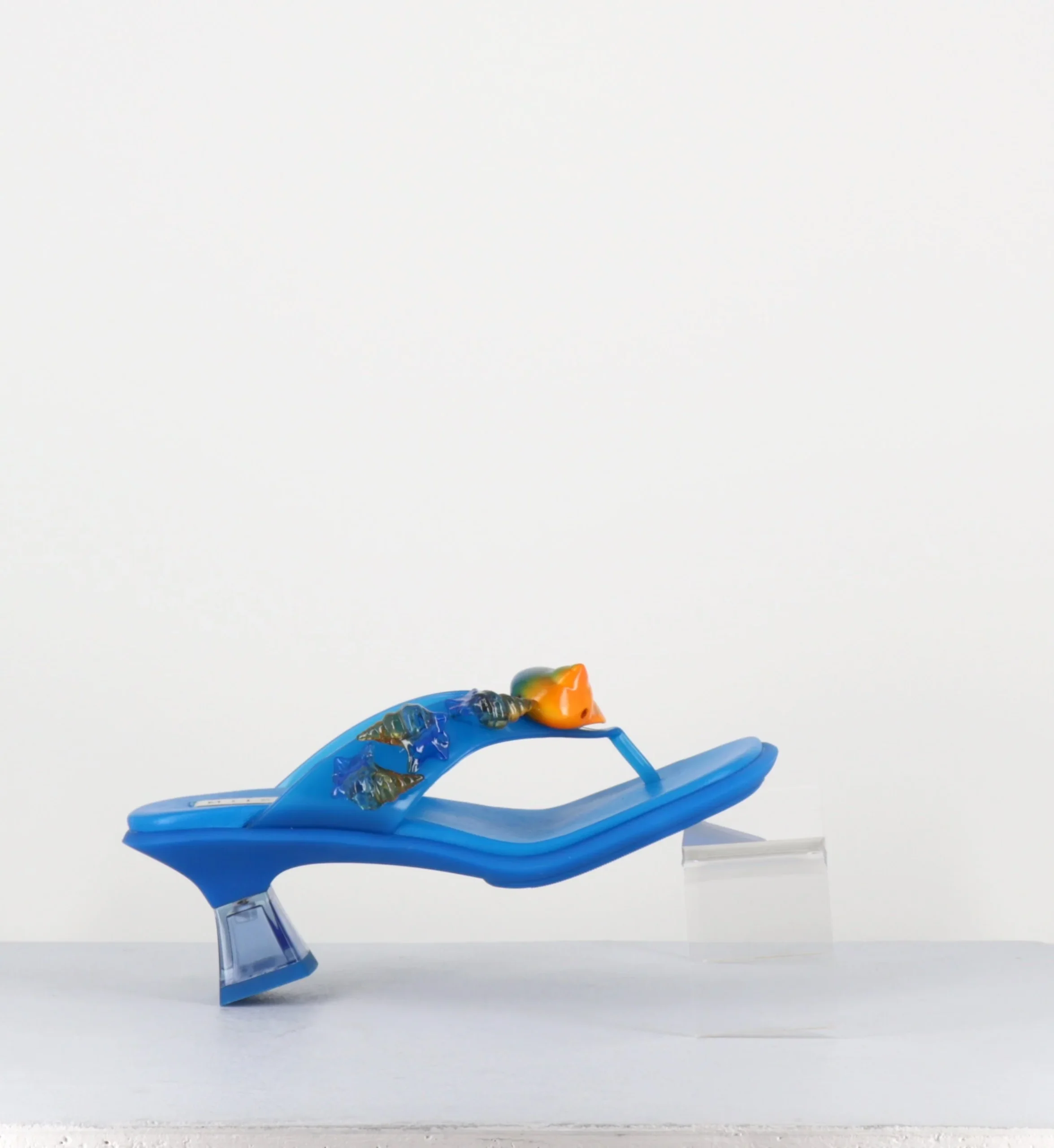 Tong cuir bleu & plexi ornées de coquillages - OCEANE BLUE SANDALS – Image 5