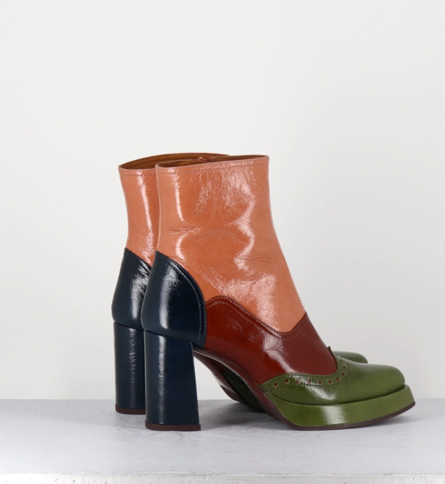 Boots en cuir multicolore & bout pointu fleuri - FAYU MASERATI MILI – Image 9
