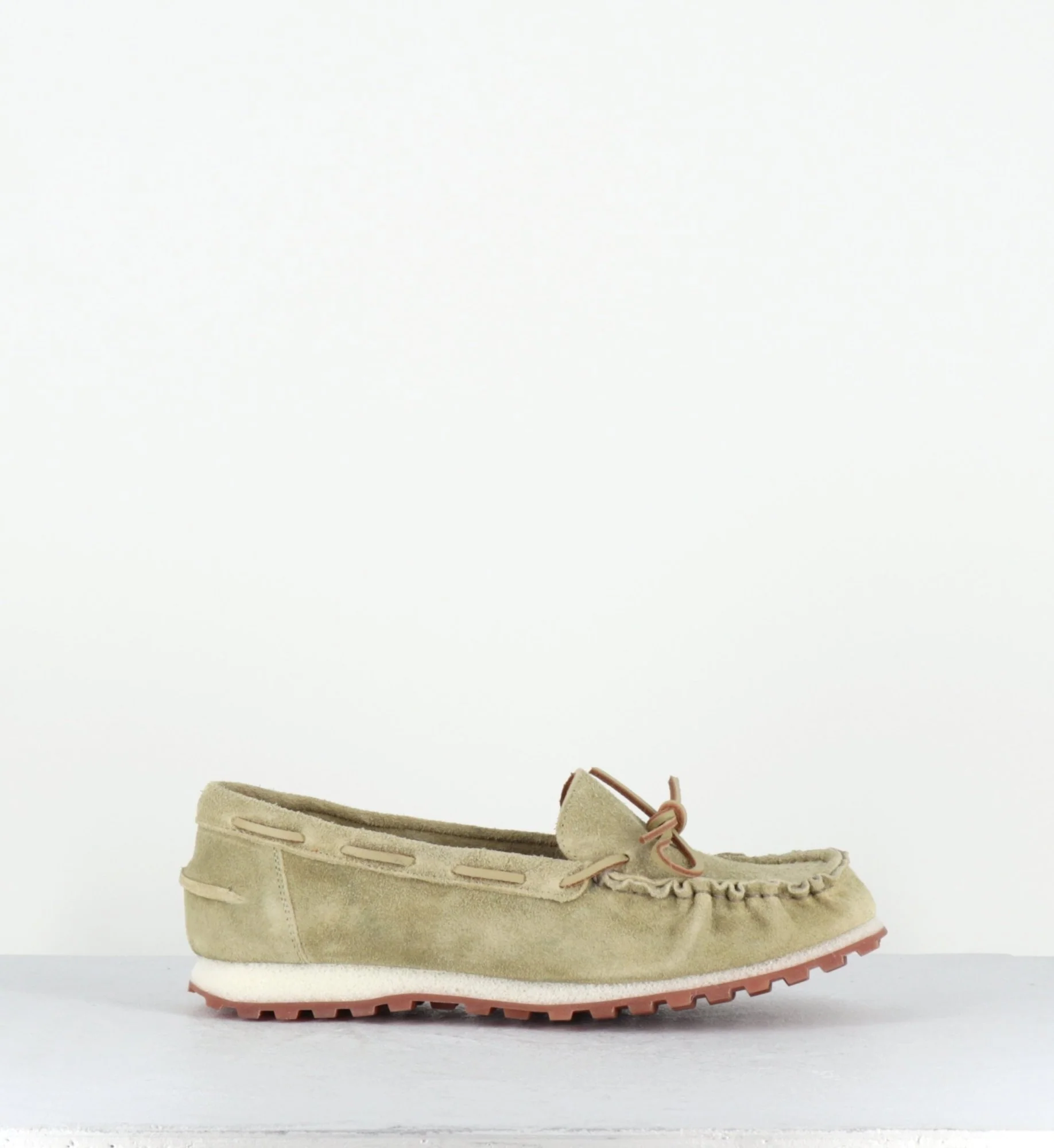 Mocassins bateau en daim kaki clair - KCEL122 GRANO – Image 2