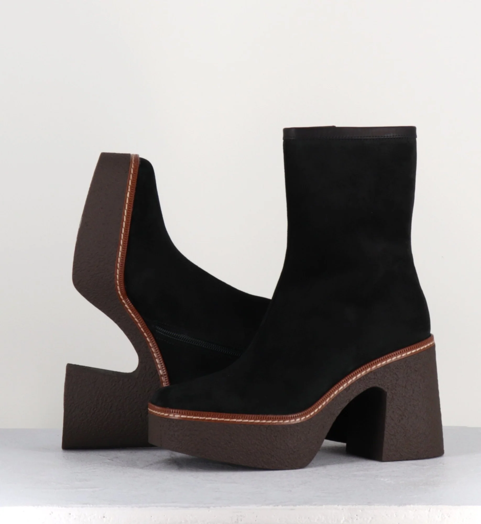 70s Platforms Boots - CARLA21 VELOURS NERO – Image 3