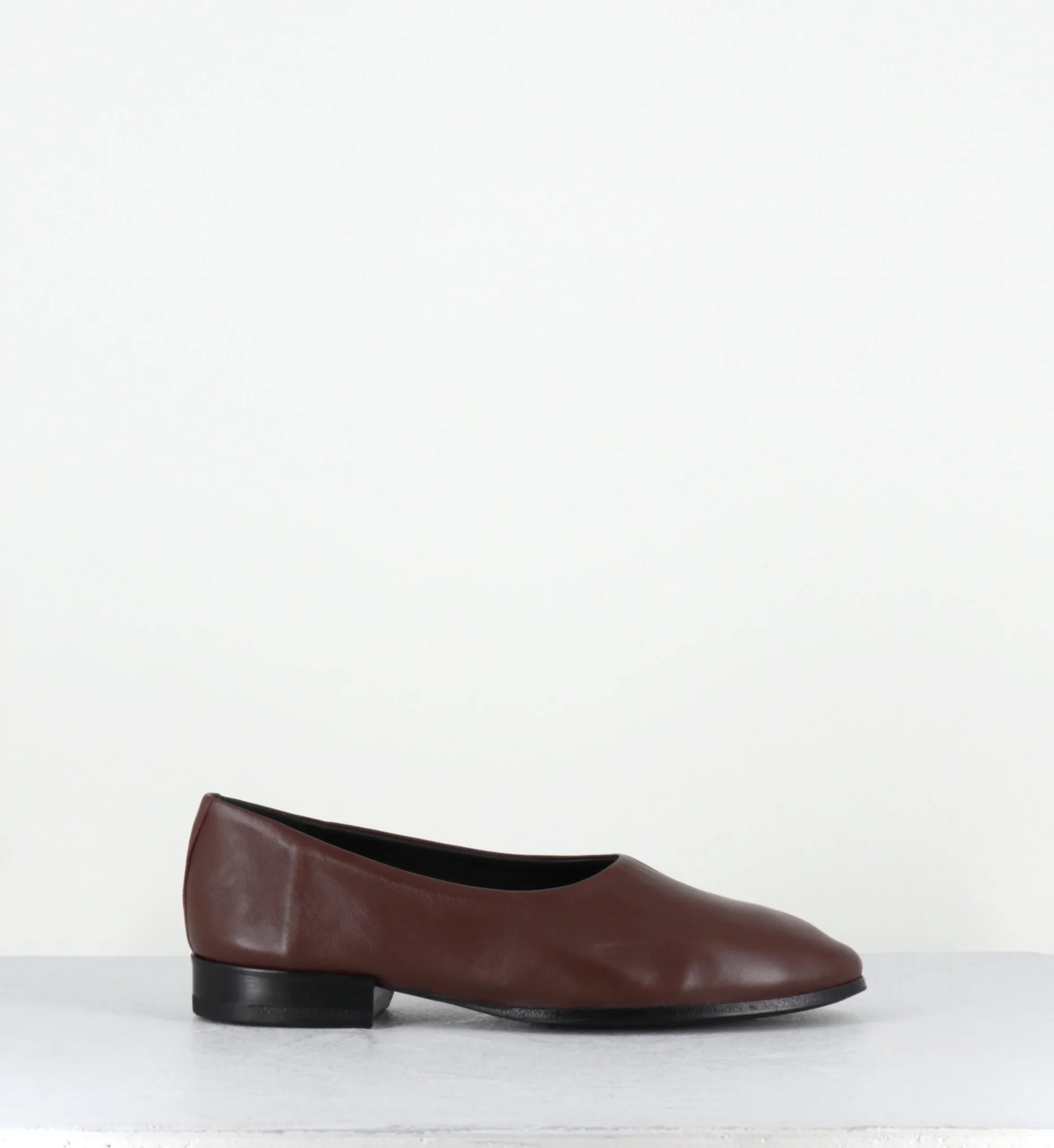 Ballerines japonaises en cuir marron souple - PAMPUM NAPPA SIGARO