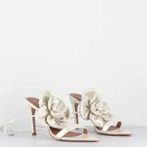 Sandales lanières & fleur en cuir irisé blanc cassé - RICA PEARL OFF WHITE