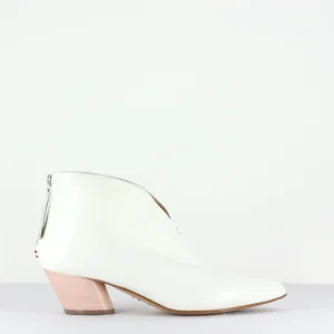 Boots bout pointu en cuir blanc - Juny74