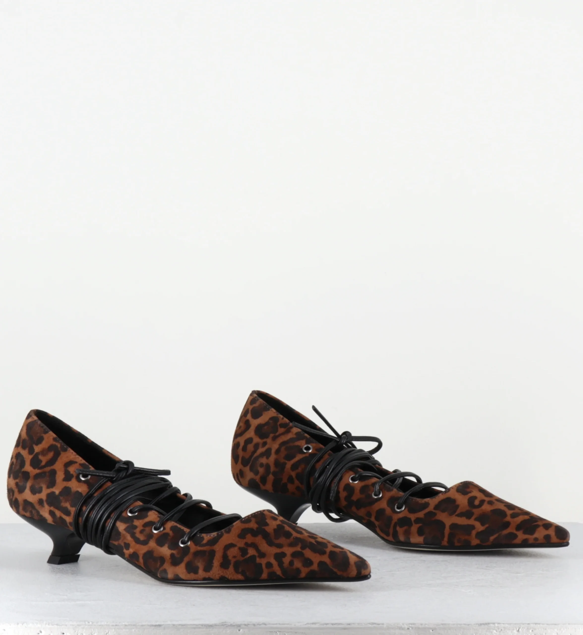 Escarpins pointus à lacets leopard - LUCI JAGUAR BRANDY – Image 7