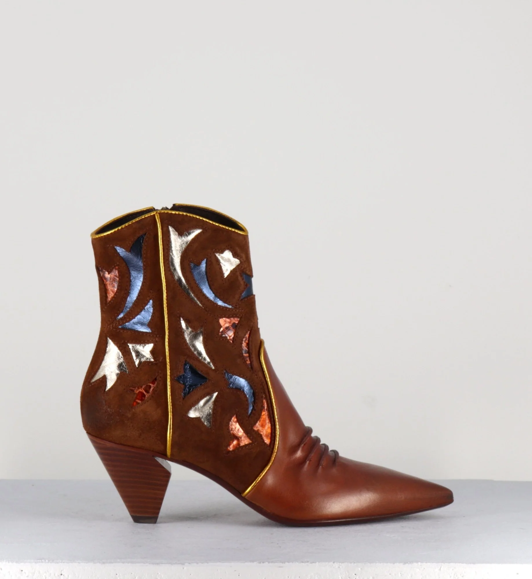 Bottines pointues en cuir camel et flammes E1673 - Elena Iachi