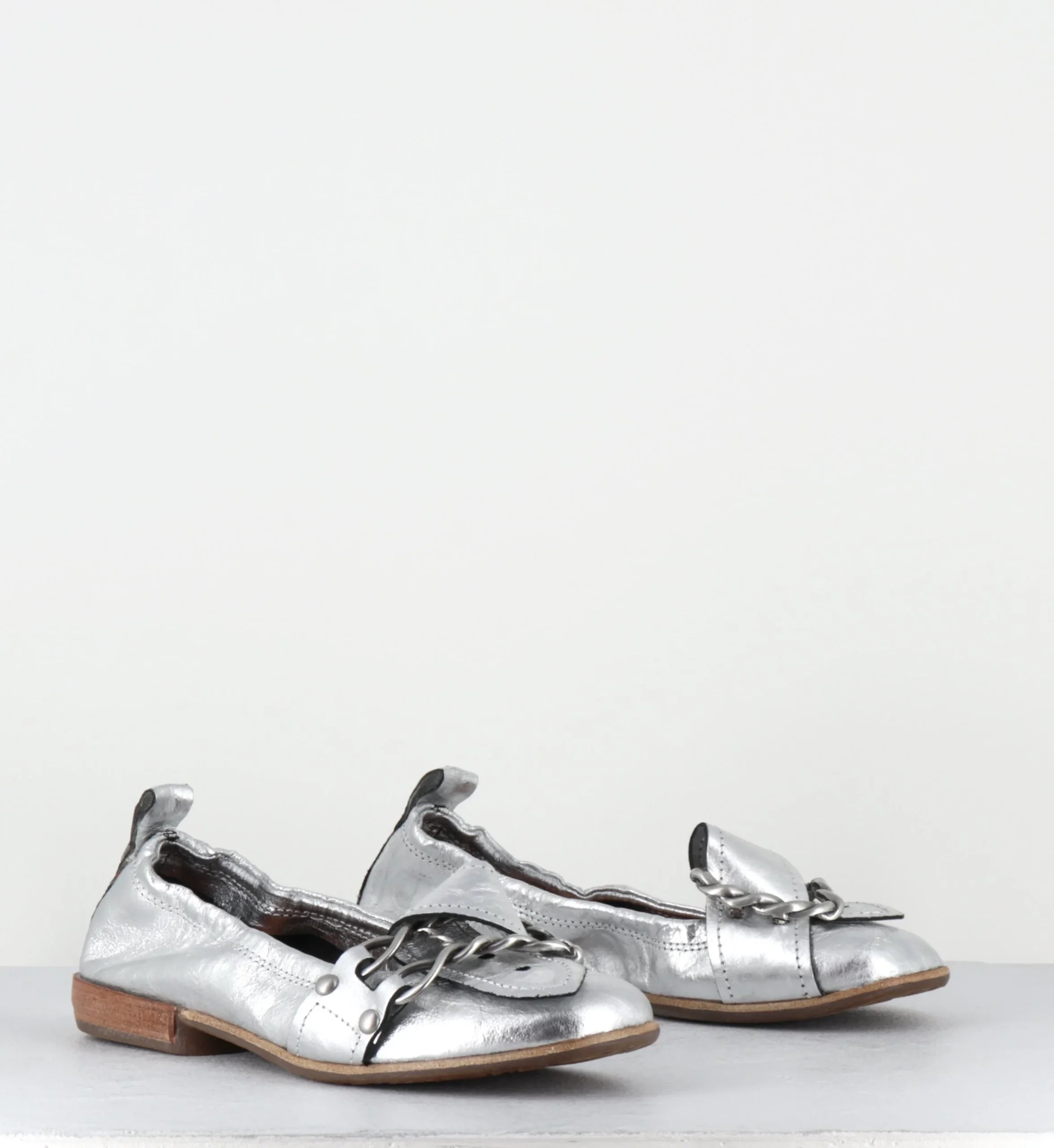 Ballerines en cuir argent et ceinturon métallique - B59107 ARGENTO – Image 5