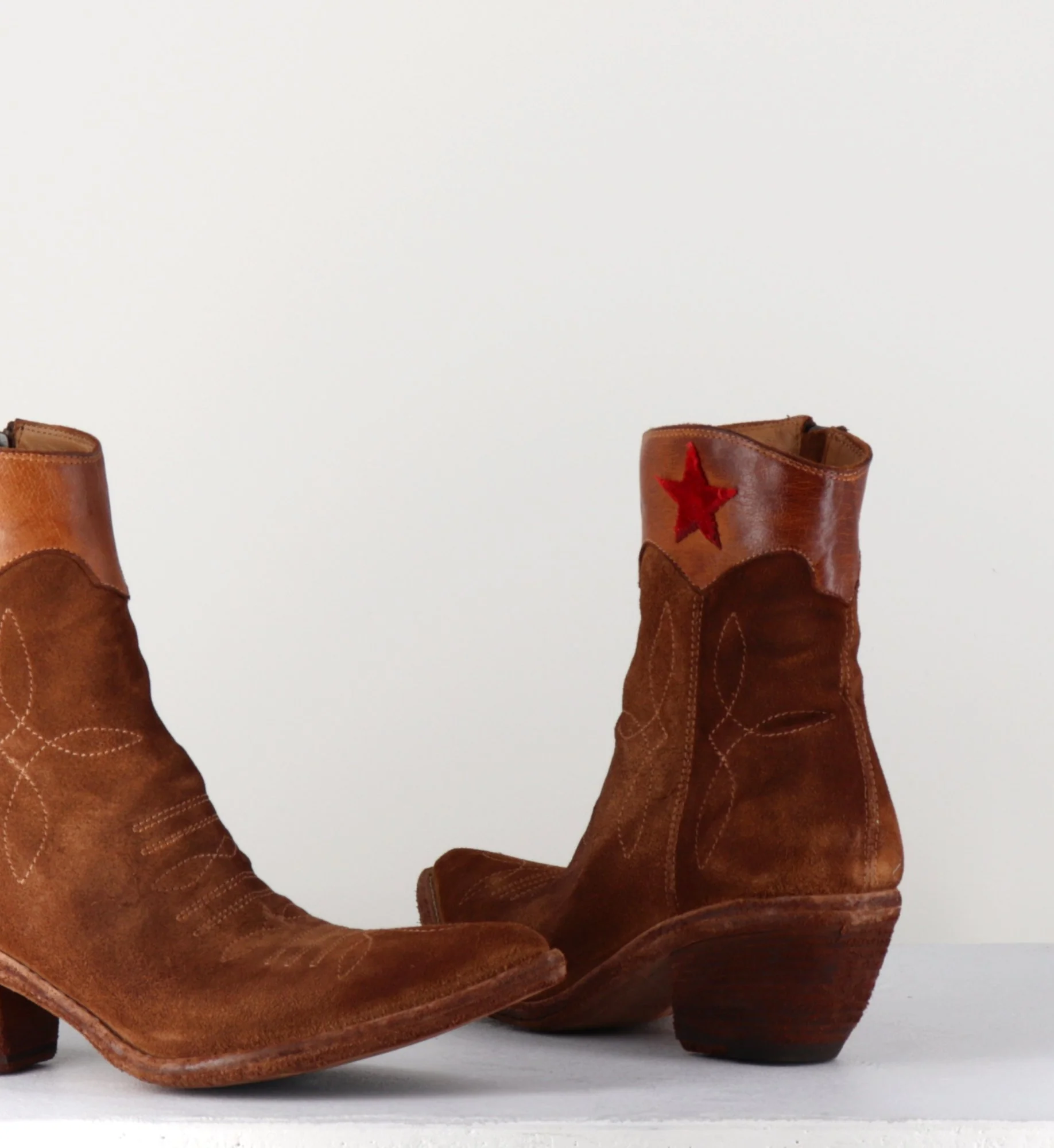 Saantiags en daim camel & étoile rouge - 3804 ROVESCHIO CUOIO – Image 8