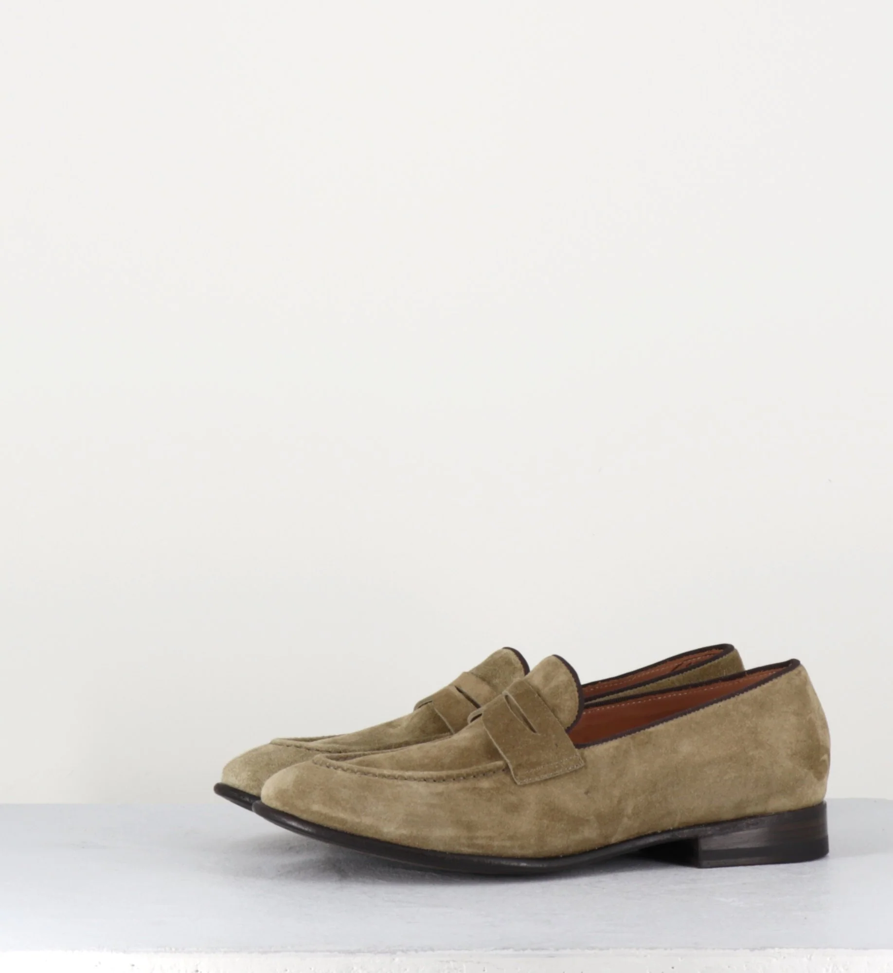 Mocassins plats en daim taupe - DUNIA 80013 TABACCO – Image 6