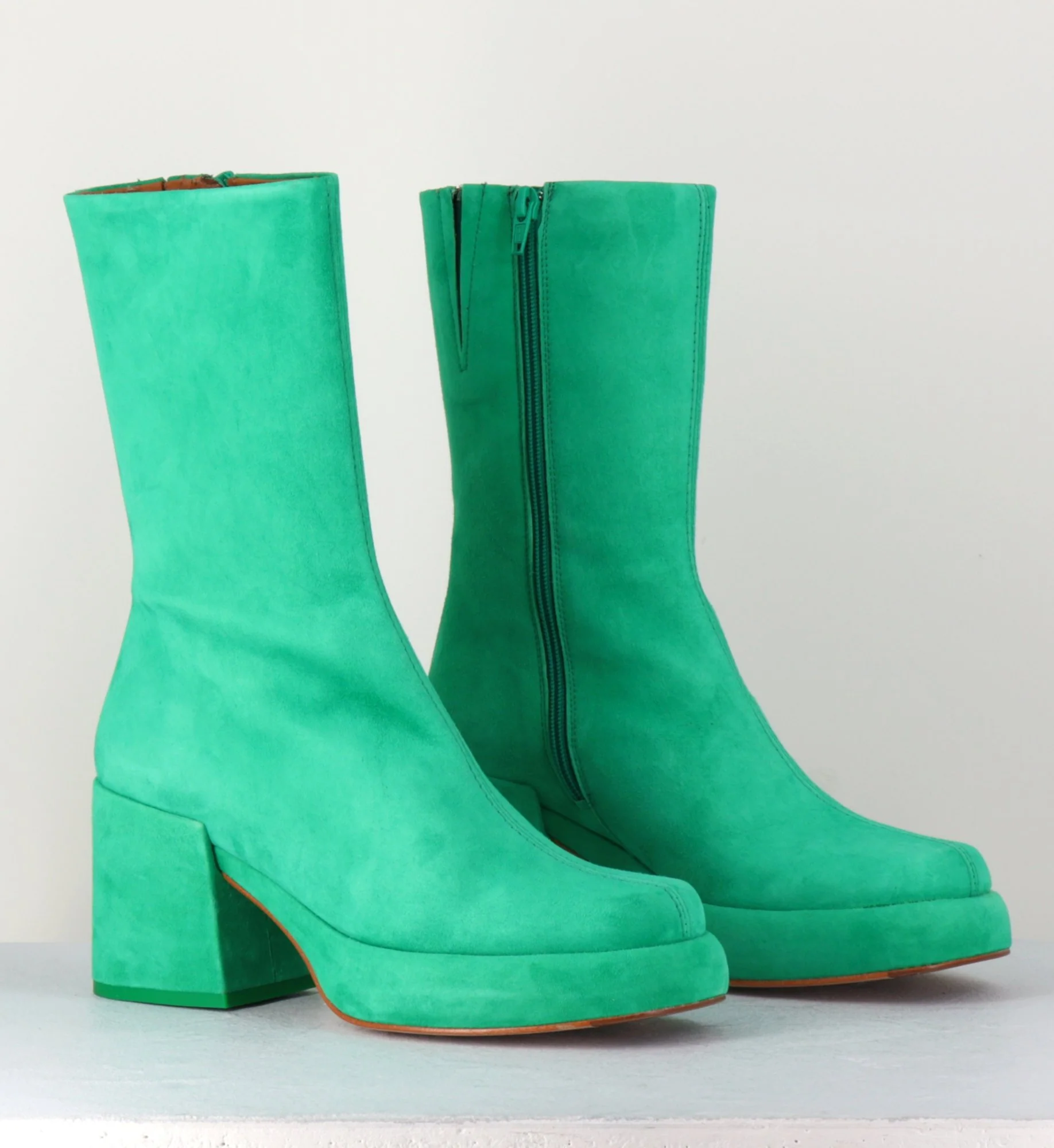 Boots en daim vert - SUSAYE GREEN BOOTS – Image 3