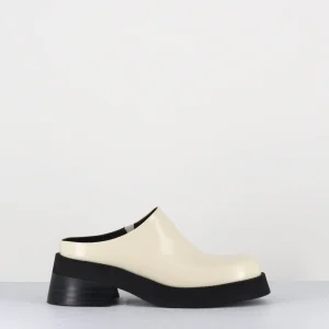 Sabots en cuir lisse beige - ODILE BEIGE MULES