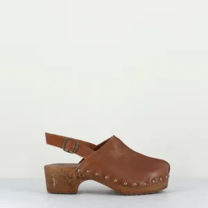 Sabots à bride cuir camel & rivets bronze - 288 VEGETAL ANTICO