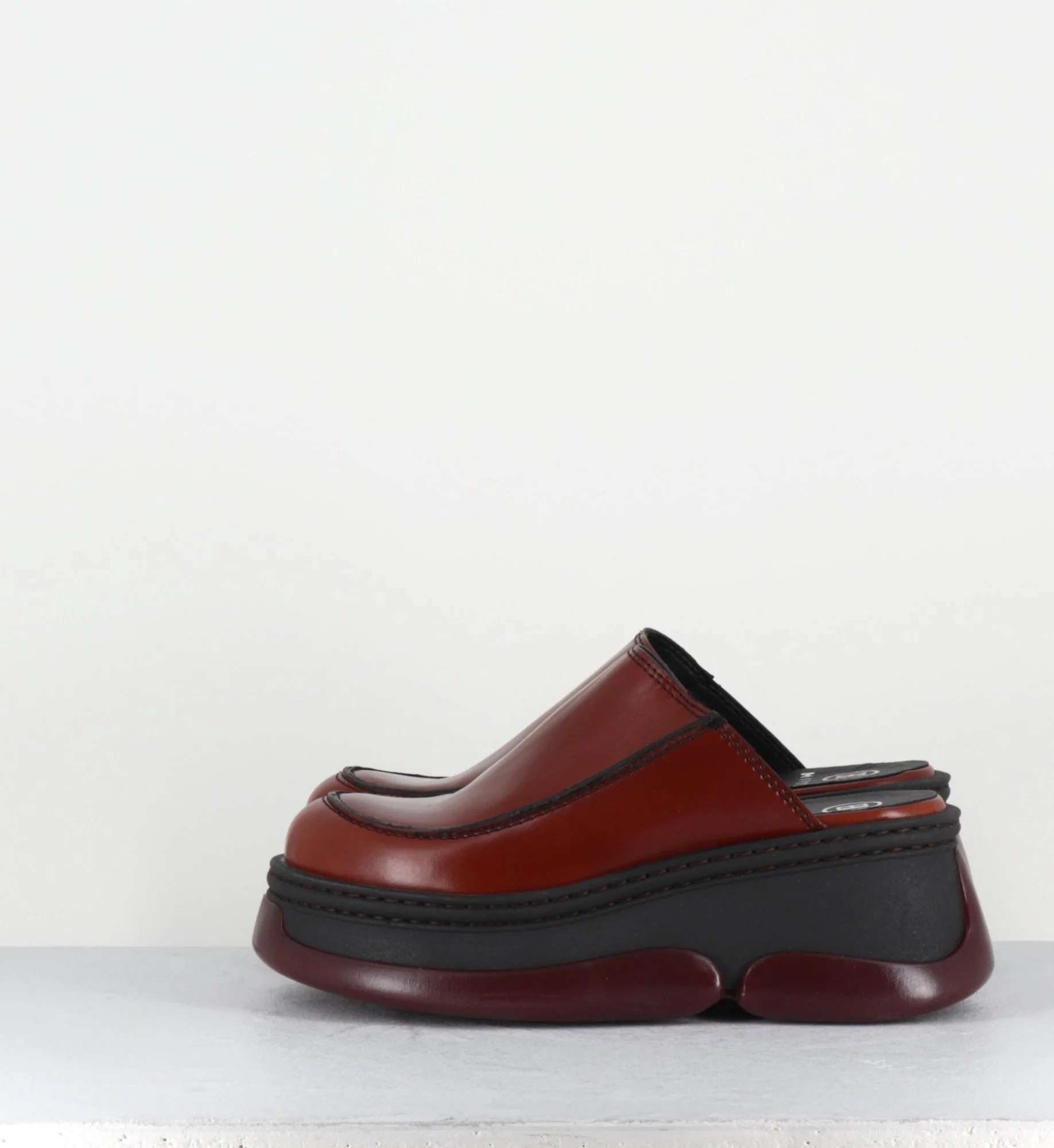 Sabots compensées 90s cuir marron & bubble rubber - BRIETTA BROWN MULES – Image 3