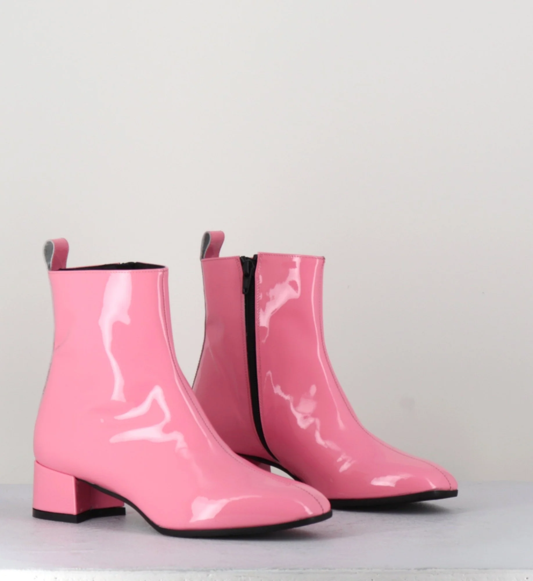 Boots 60s en cuir vernis rose - JANE VERNICE PINK – Image 4