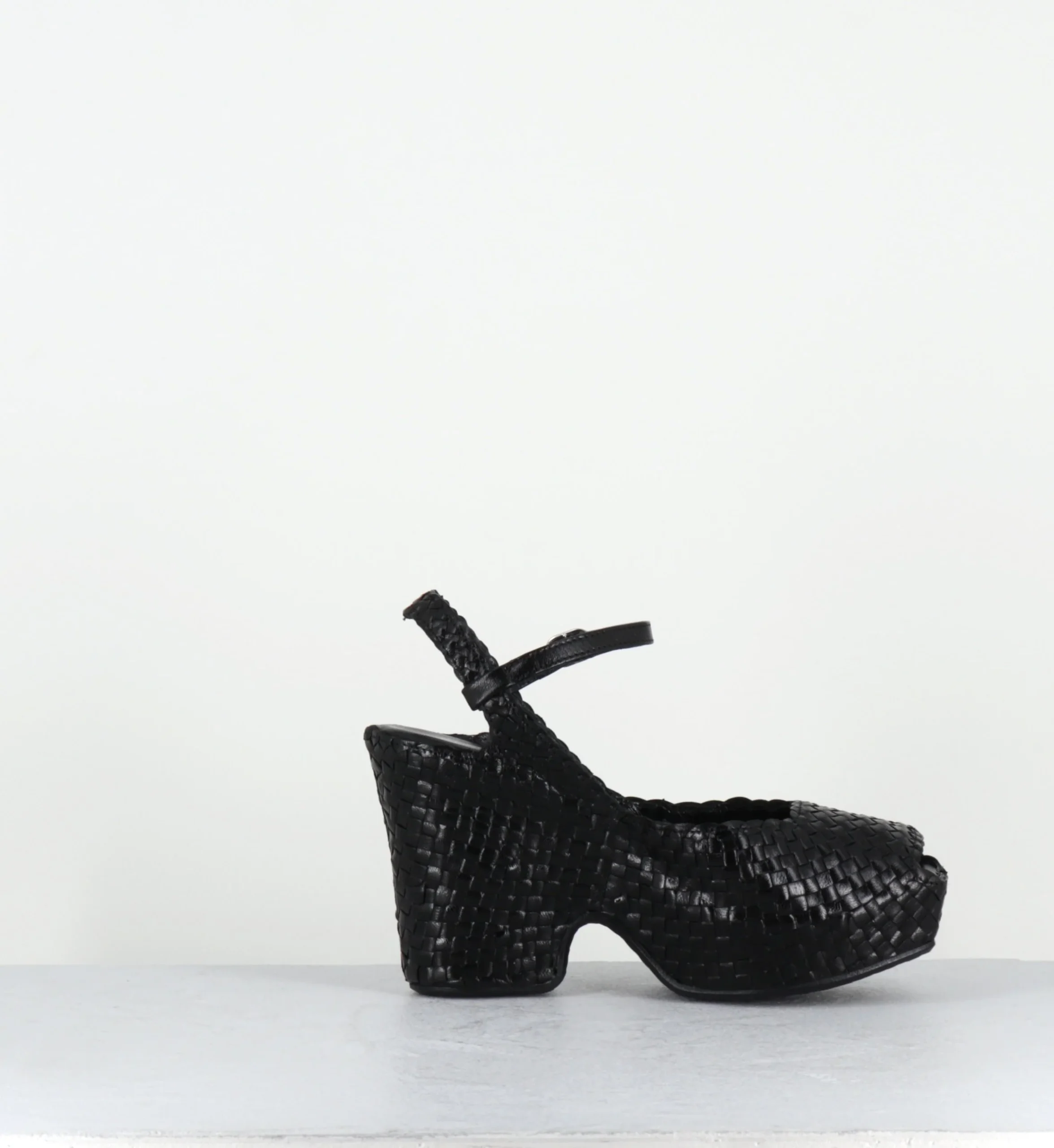 Sandales compensées en cuir tressé noir bout carré - SANREY NEGRO TRENZADO – Image 6