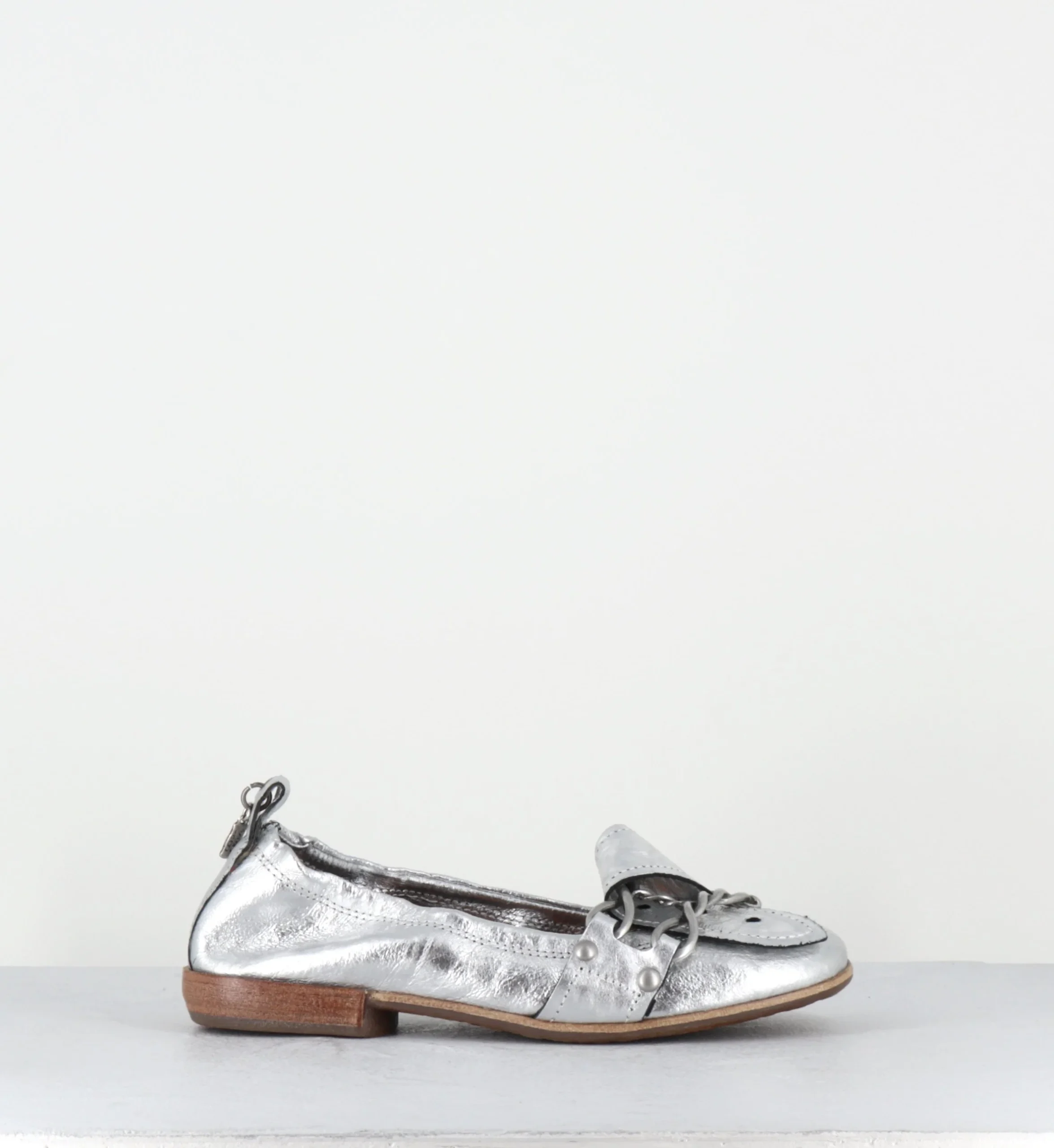 Ballerines en cuir argent et ceinturon métallique - B59107 ARGENTO – Image 2