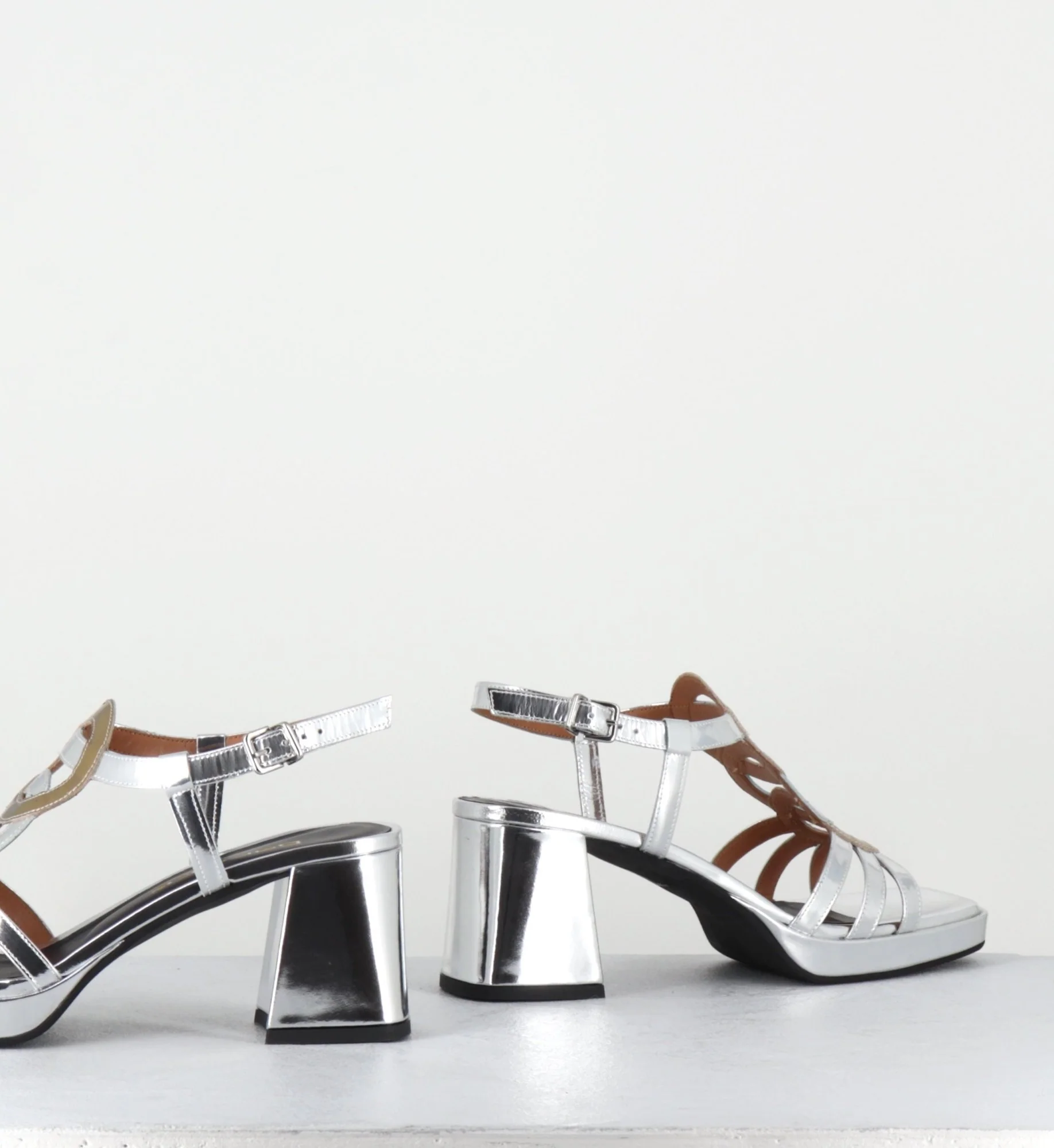 Sandales 70s en cuir glacé argent & bronze - TAGA24 ORO ARGENTO – Image 4