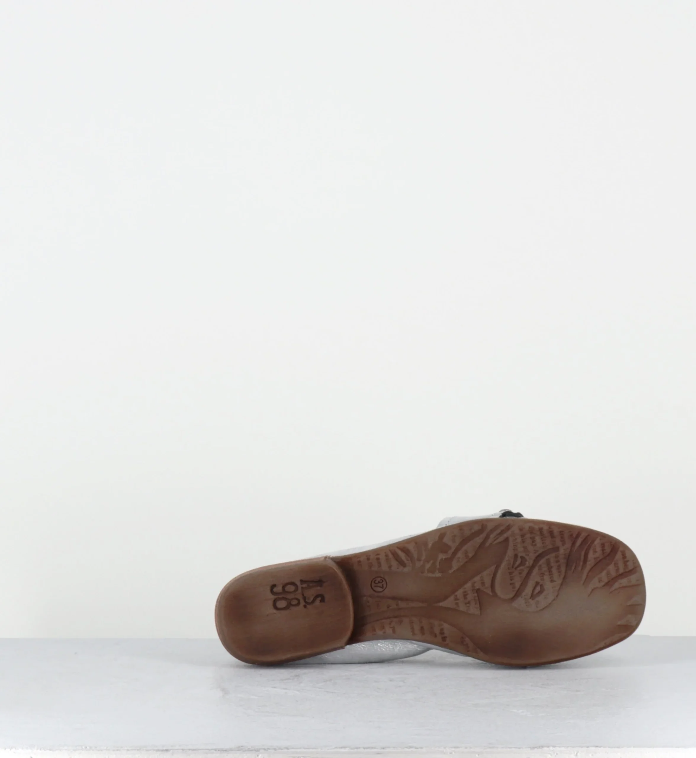 Ballerines en cuir argent et ceinturon métallique - B59107 ARGENTO – Image 7