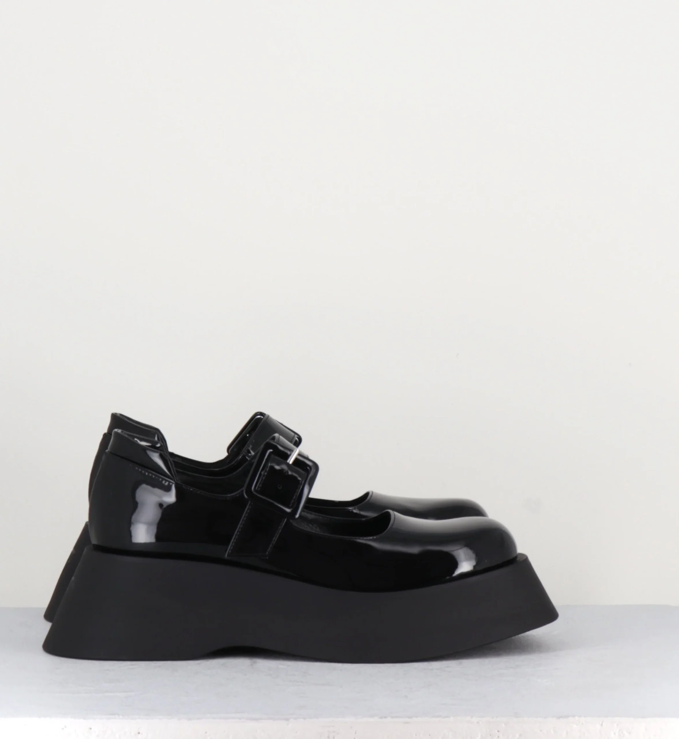 90s babies à plateforme en cuir vernis noir - CORA VERNICE NERO – Image 7