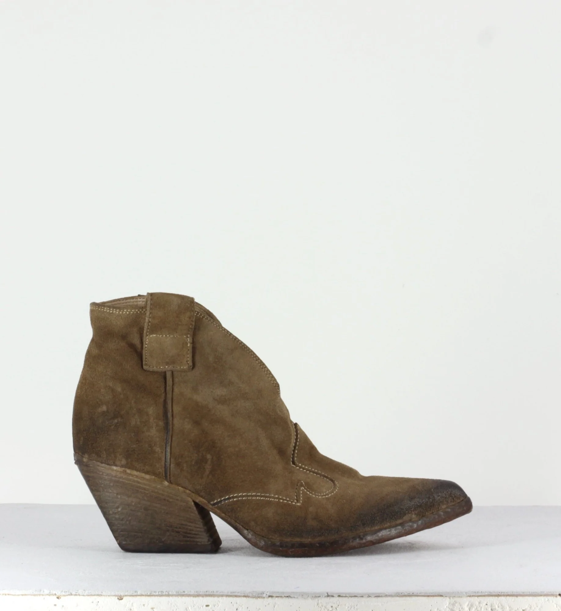 Boots santiags courtes en daim taupe - E2004 HOMBRE SAND