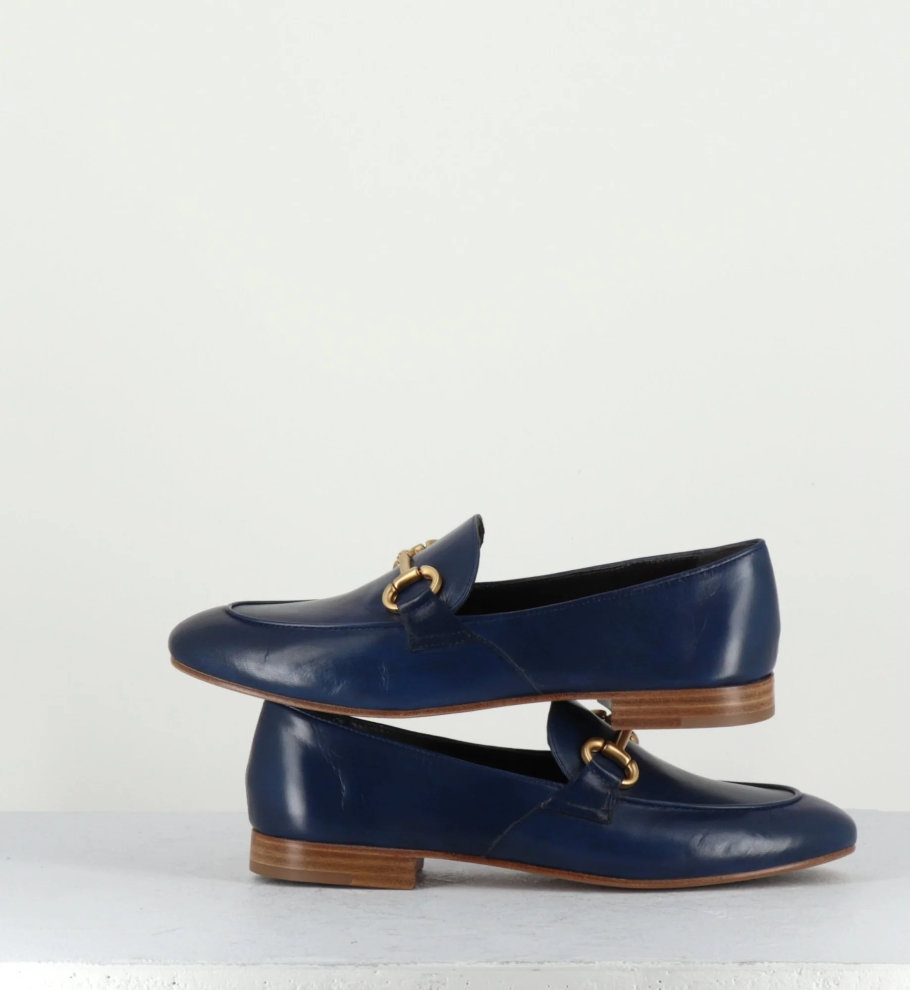 Mocassins plats en cuir souple bleu marine & mors doré - N125 MARINE – Image 5